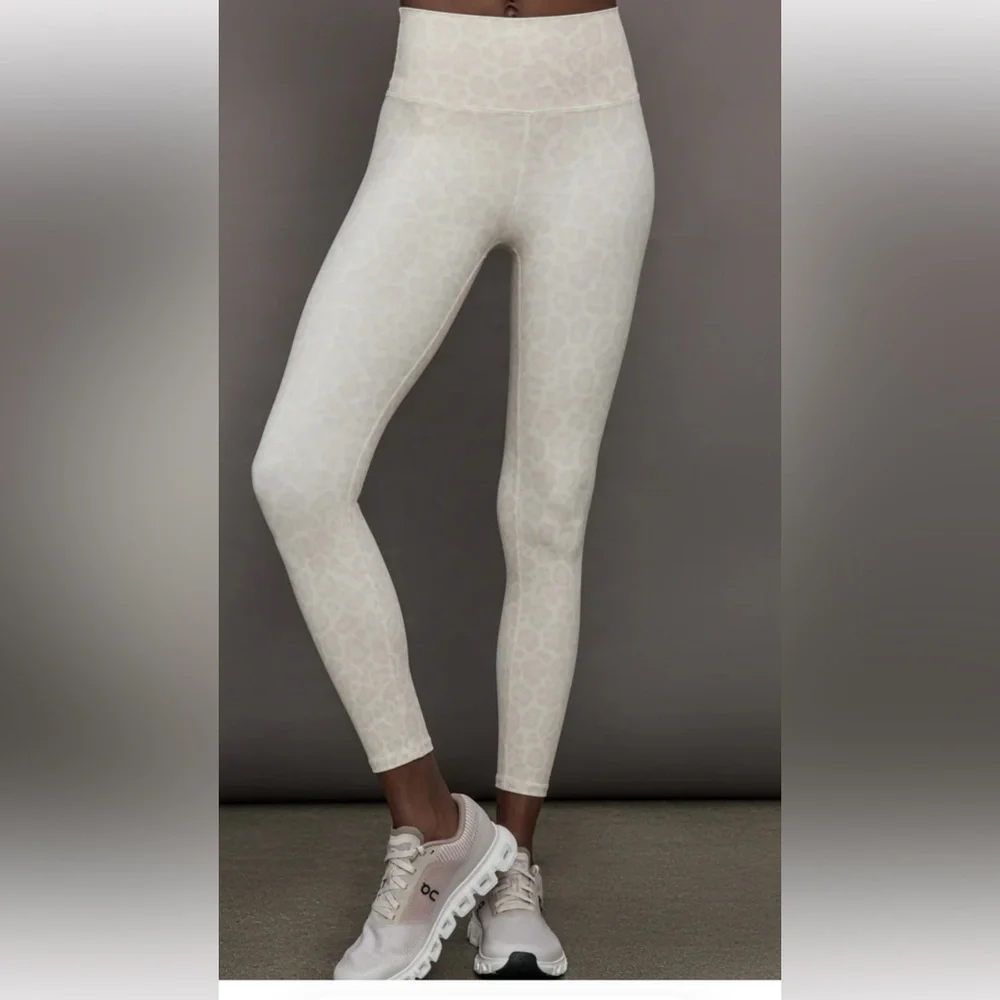 Carbon38 White Leopard Print leggings - Picture 2 of 2